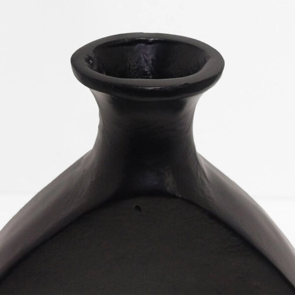 ABSTRACT TRIANGLE ΒΑΖΟ 33x5x38 ΑΛΟΥΜΙΝΙΟ ΜΑΥΡΟ