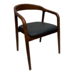 Πολυθρόνα Hogie  rubberwood καρυδί- μαύρο pu μαξιλάρι 61x60x76εκ