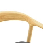 Πολυθρόνα Hogie  rubberwood σε φυσική απόχρωση με μαύρο pu μαξιλάρι 61x60x76εκ