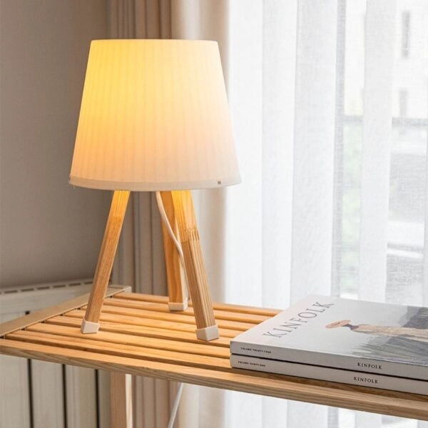 Φωτιστικό επιτραπέζιο ξύλινο - πλαστικό χρώμα μπεζ Ø18x34εκ.