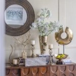 Artekko Zuccal Χρυσό Μεταλλικό Επιτραπέζιο Διακοσμητικό σε Λευκή Μαρμάρινη Βάση (35x10x59)cm