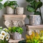 Artekko Cement Μπεζ Τσιμεντένια Διακοσμητικά Κασπώ με Σχέδια (18x18x17)cm 2pcs