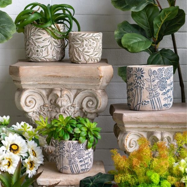 Artekko Cement Μπεζ Τσιμεντένια Διακοσμητικά Κασπώ με Σχέδια (18x18x17)cm 2pcs