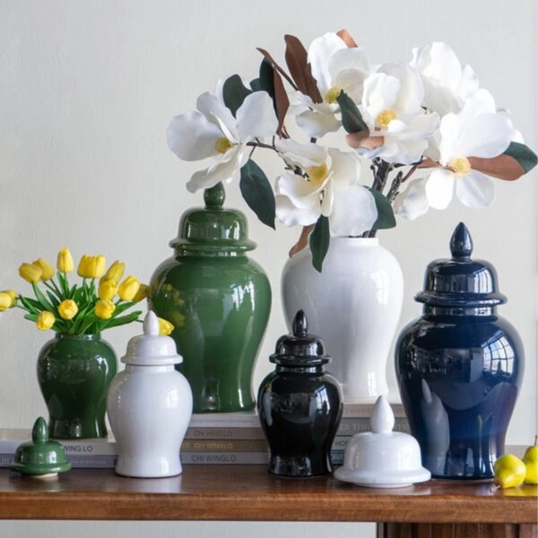 Artekko Melania Μαύρο Κεραμικό Διακοσμητικό Δοχείο Βάζο με Καπάκι (24x24x48)cm