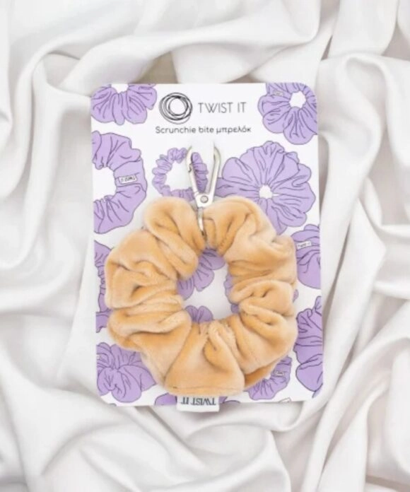 Xειροποίητο Scrunchie Bite Μπρελόκ Skyline σε ανοιχτό καφέ χρώμα