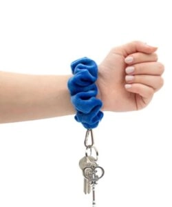 Μπρελόκ με κλειδιά scrunchie σε μπλε χρώμα