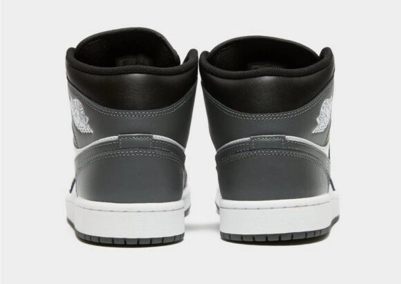 Ανδρικά Sneakers ΜποτάκιαAir Jordan 1 Mid Μαύρο/Άσπρο