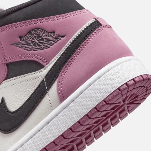 Γυναικεία Sneakers Jordan Wmns Air 1 Mid Se Μωβ