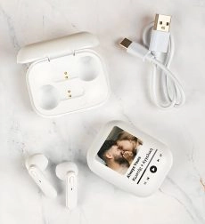 Προσωποποιημένα Ακουστικά Handsfree με Θήκη Φόρτισης