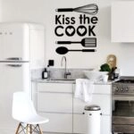 Aυτοκόλλητο τοίχου KISS THE COOK