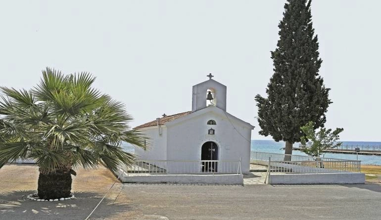 Τα 10 ωραιότερα ξωκλήσια για ένα μαγικό γάμο στην Αττική 10 Άγιος Ανδρέας Νέα Μάκρη