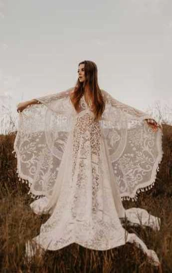 Νυφικό boho με μακριά μανίκια