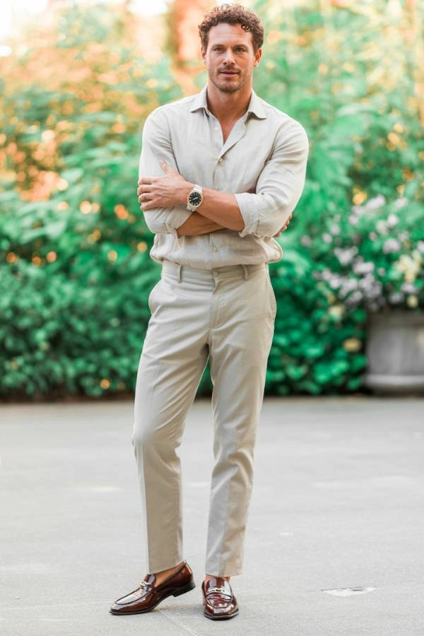 Ανδρικό ντύσιμο για γάμο: Smart Casual ή κοστούμι; 3 Casual ανδρικό ντύσιμο για γάμο