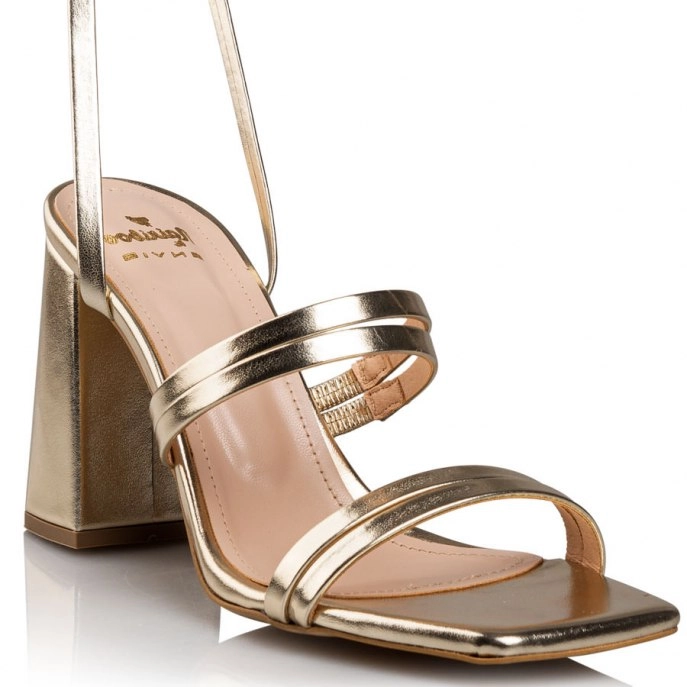 Lace up sandals I Designed by Mairiboo with love