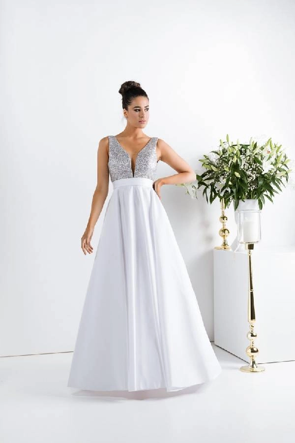 Υπέροχα Νυφικά για πολιτικό γάμο: Επιλέξτε το απόλυτο στυλ! 19 Οικονομικό νυφικό φόρεμα με στρασένιο μπούστο