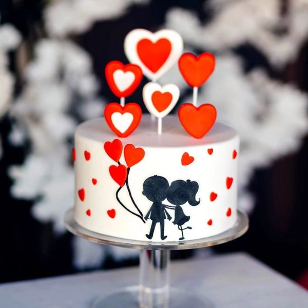 Τούρτα Αγίου Βαλεντίνου Ζευγάρι με καρδούλες
