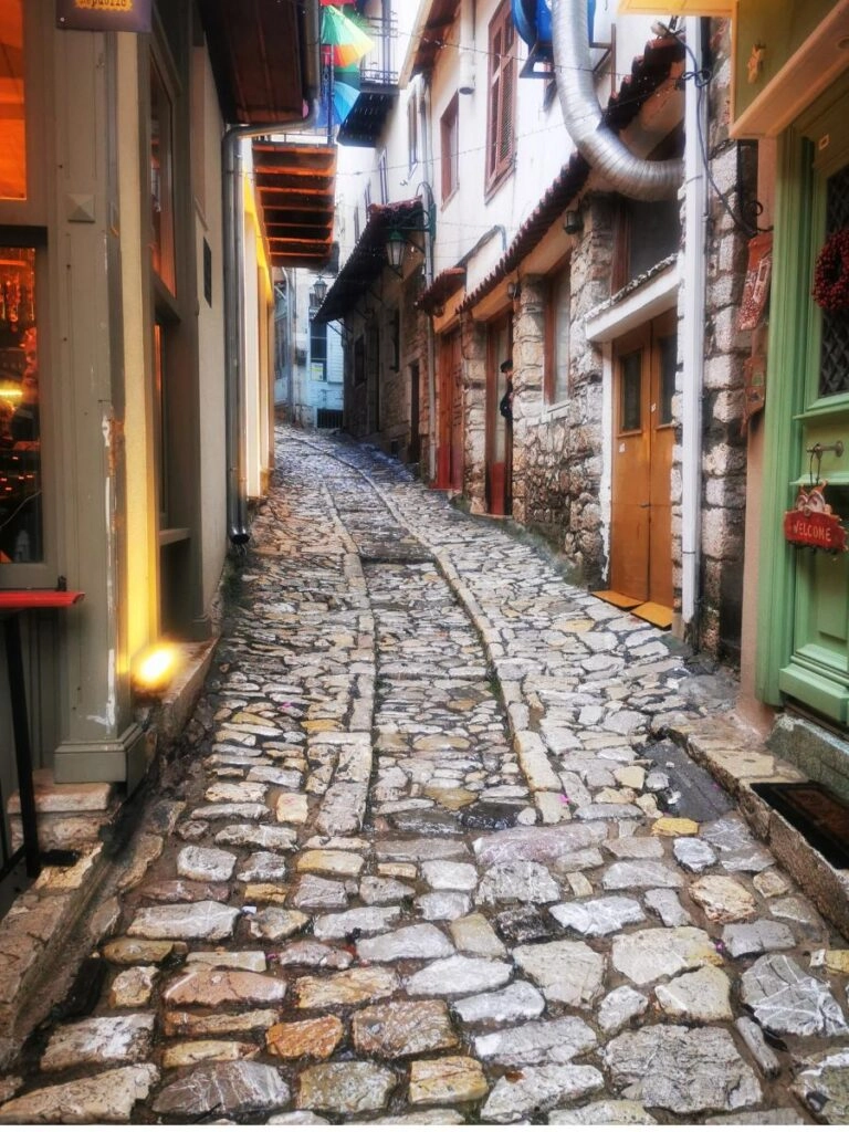 12 Ρομαντικοί χειμερινοί προορισμοί στην Ελλάδα για ζευγάρια 12 Δημητσάνα