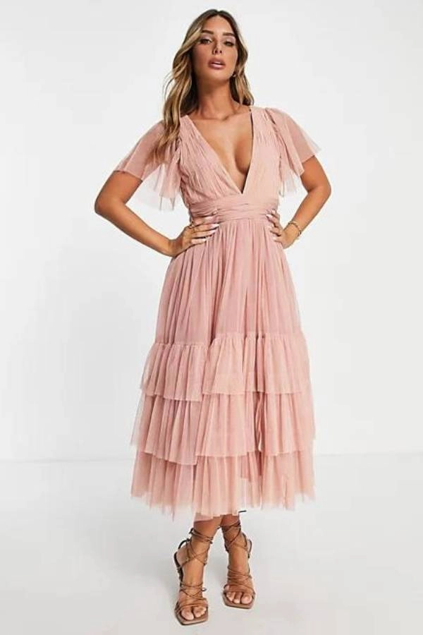 Καλεσμένη σε βάπτιση: Τι να φορέσω ανάλογα την εποχή! 3 Καλοκαιρινό Midi φόρεμα για βάπτιση σε χρώμα ροζ