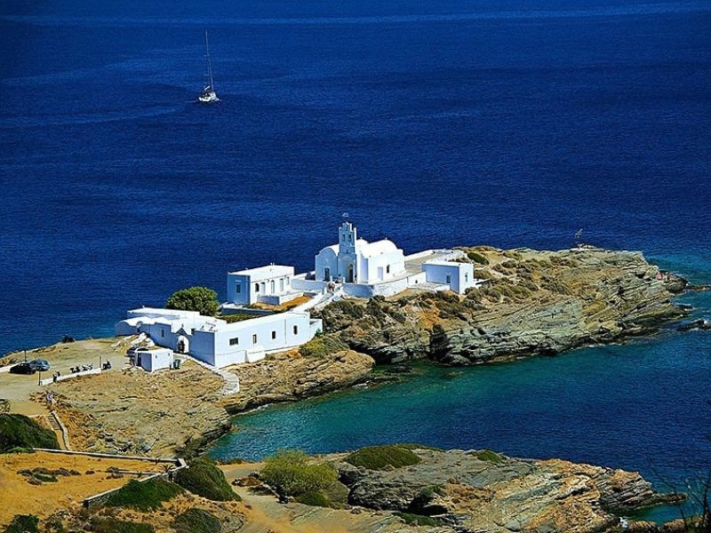 Γάμος σε νησί: Οργάνωση, έξοδα, ξωκλήσια, τι να φορέσω! 6 Παναγία Χρυσοπηγή Σίφνος