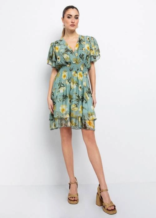 Καλεσμένη σε βάπτιση: Τι να φορέσω ανάλογα την εποχή! 28 Εμπριμέ φόρεμα με layering στο τελείωμα και βολάν στα μανίκια