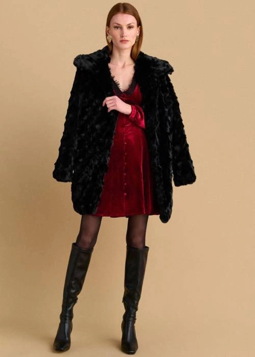 Καλεσμένη σε βάπτιση: Τι να φορέσω ανάλογα την εποχή! 20 Φόρεμα μίνι βελούδινο με δαντέλα σε κόκκινο χρώμα