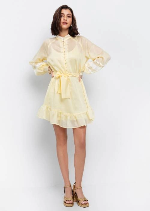 Καλεσμένη σε βάπτιση: Τι να φορέσω ανάλογα την εποχή! 5 Lyosell φόρεμα με broderie στοιχεία για ανοιξιάτικη βάπτιση