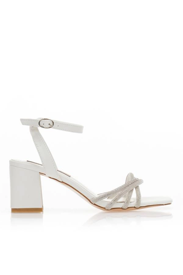 Τα πιο άνετα νυφικά παπούτσια για χορό μέχρι το πρωί! 8 Άνετα νυφικά Πέδιλα λευκά δερματίνη με φάσα από στρας και λουράκι στον αστράγαλο