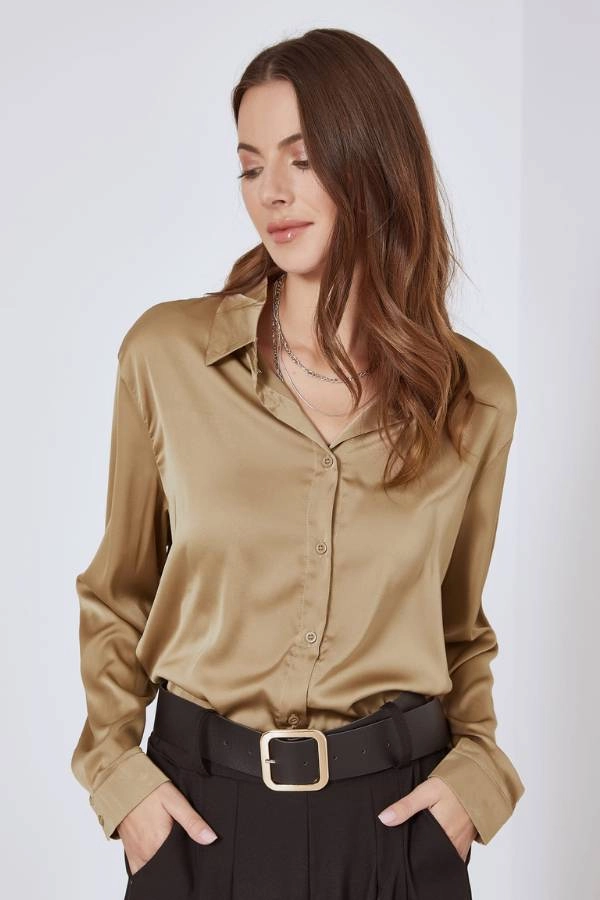 Πουκάμισο ασύμμετρο σατέν σε καφέ ανοιχτό