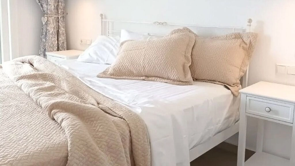 Οδηγός νεόνυμφων: Πώς να επιλέξετε κρεβάτι για το πρώτο σας σπίτι 1 Οδηγός νεόνυμφων: Πώς να επιλέξετε κρεβάτι για το πρώτο σας σπίτι