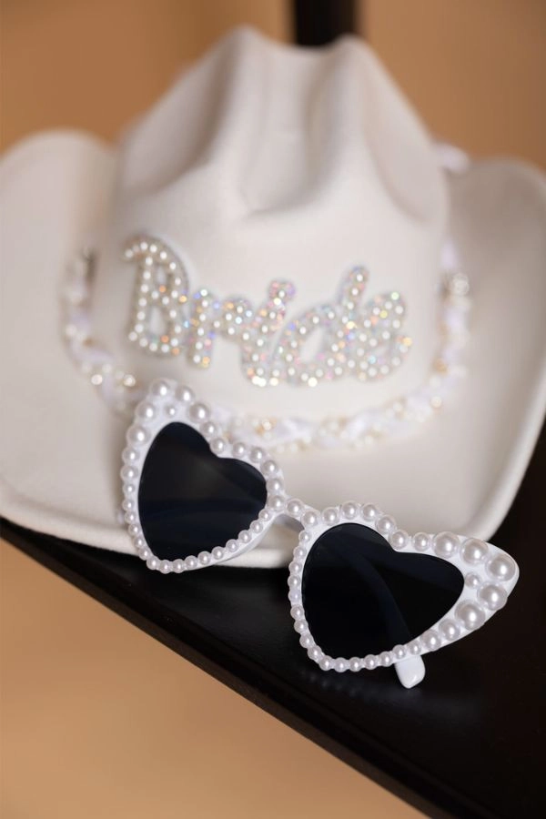 Καπέλο bride και γυαλιά σε σχήμα καρδιάς για photobooth