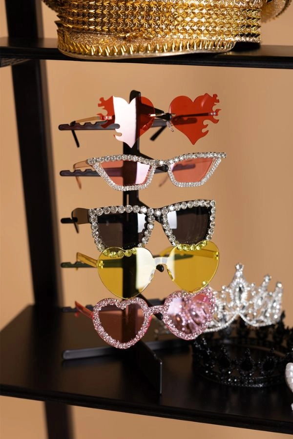 Συλλογή από γυαλιά props για photobooth γάμου