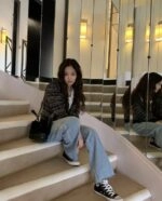8/22迄大幅値下げ！JENNIE着用　  デニム Blue Straight Cut Jeans | Jennie - BlackPink - Fashion Chingu