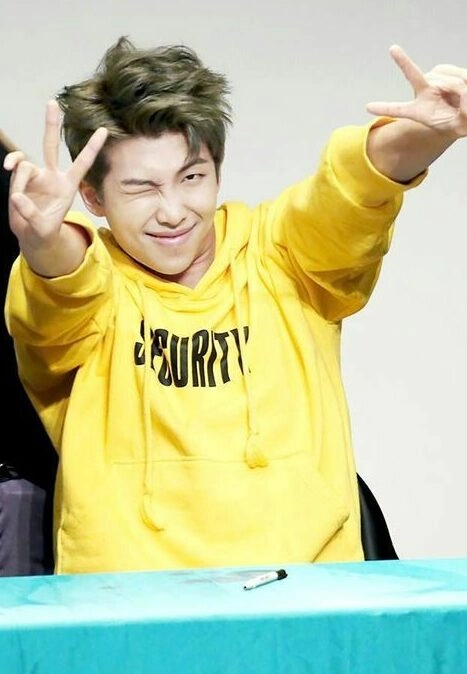 BTS バンタン ARMYST ZIP-UP HOODY YELLOW Lサイズ s-l400.jpg