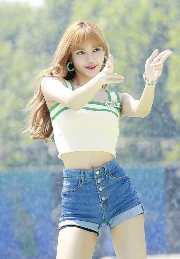 White Wide Strap Square Collar Top | Lisa - BlackPink