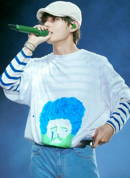 Black Against T-Shirt | Taehyung - BTS - Fashion Chingu