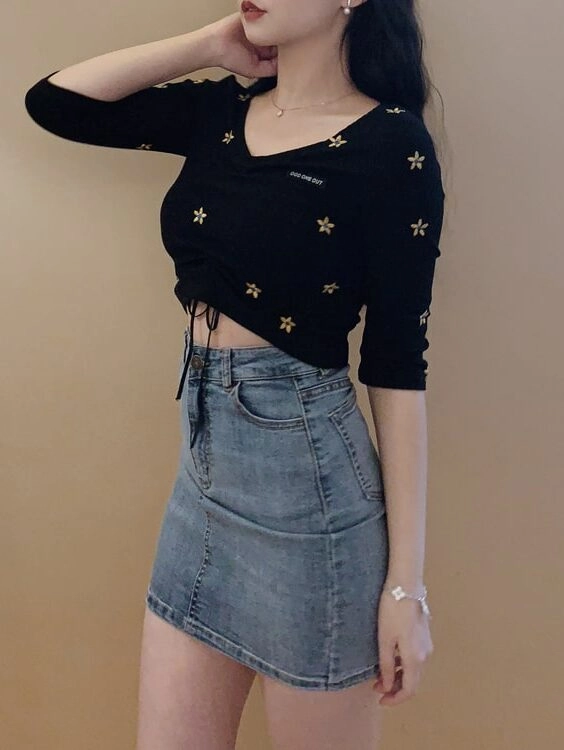 BLACKPINK JISOOジス AMORTAGE CROP TSHIRT JISOO - Crop T-Shirt [AMORTAGE Official MD] - K PLACE