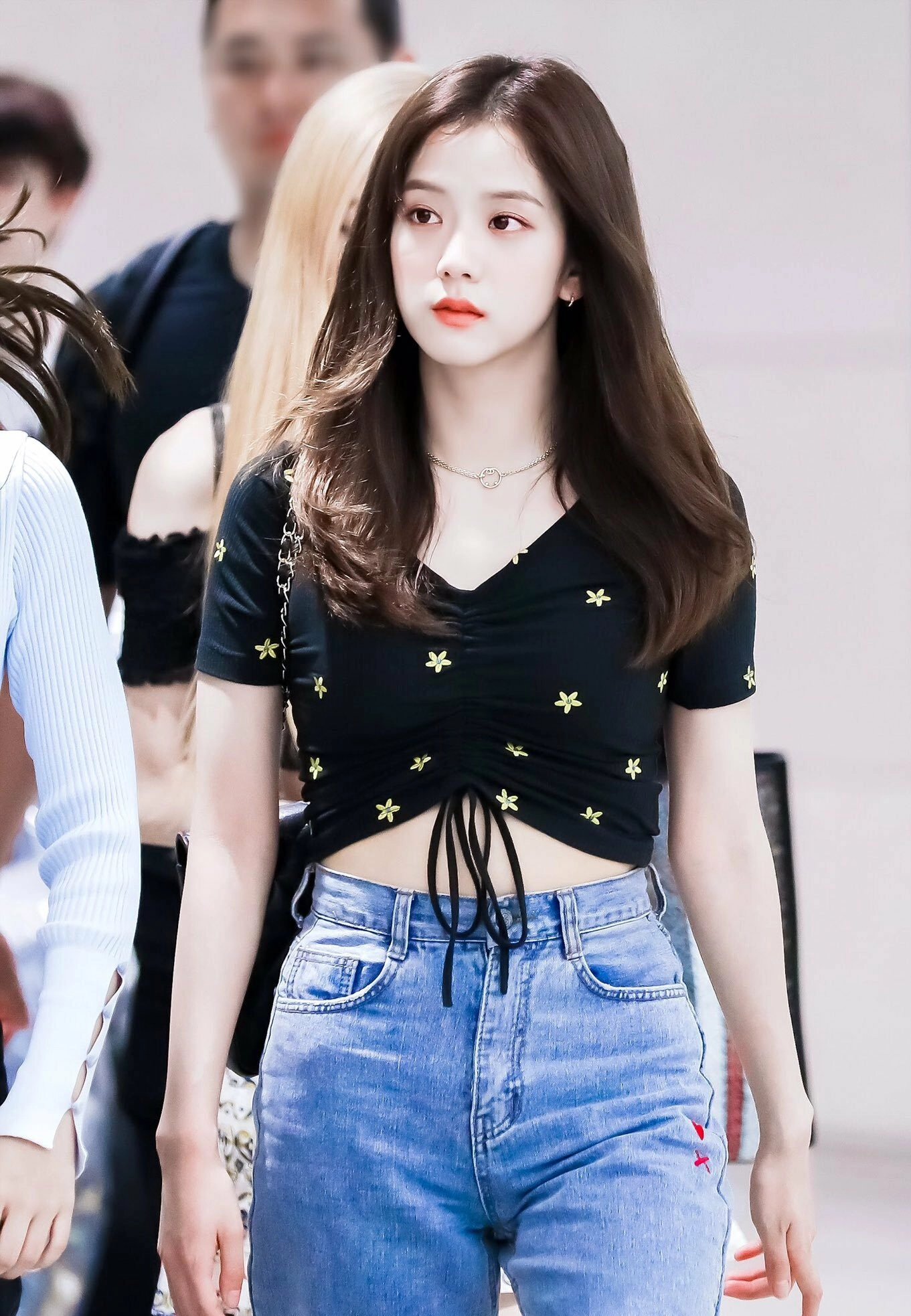 BLACKPINK JISOOジス AMORTAGE CROP TSHIRT jisoo_amortage_tshirt_main.jpg