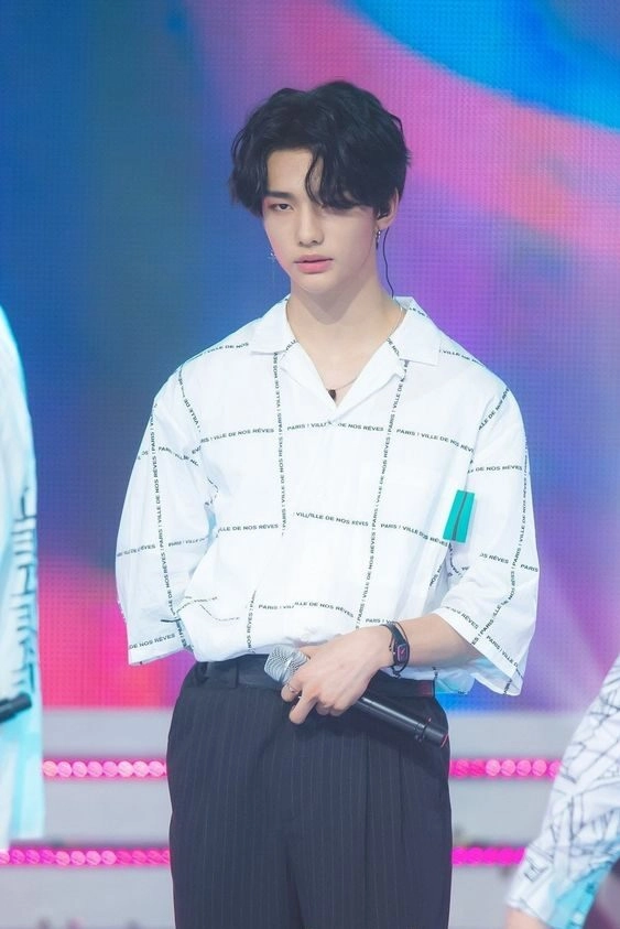 White Letter Print Long Shirt | Hyunjin - Stray Kids - Fashion Chingu