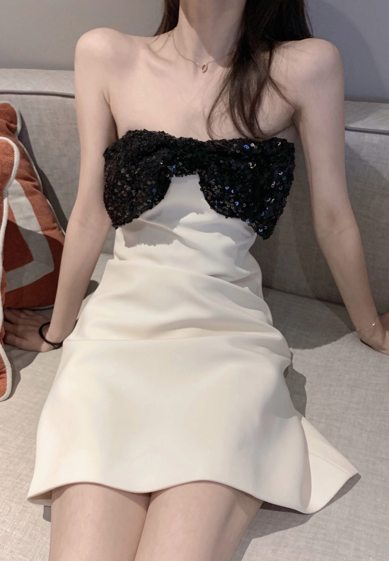 Jennie着用 AMOMENTO VOLUME MINI DRESS 韓国 Jennie着用 AMOMENTO VOLUME MINI DRESS 韓国