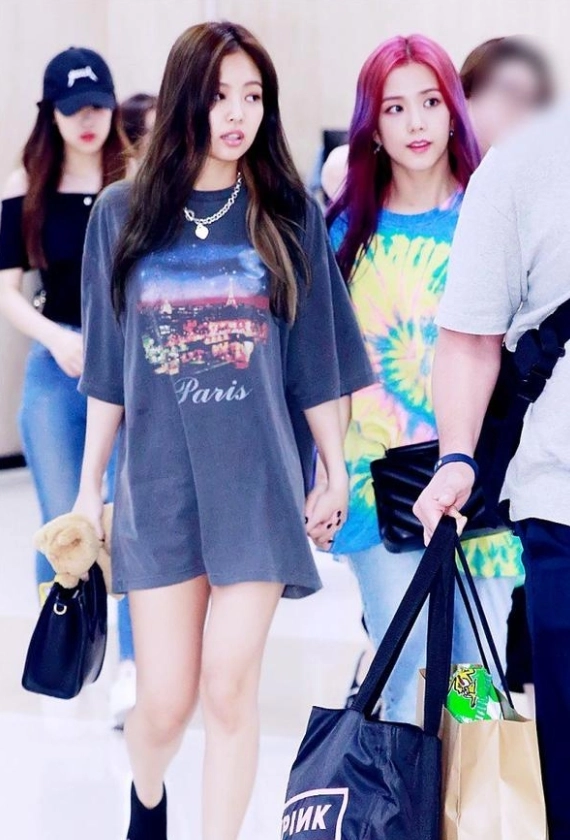 [BLACKPINK ジェニー着用]★THEOHYOU★TOP LAYERED T-SHIRTS★ 7/4 予約発送☆BLACKPINK ジェニー 着用！！【LOW CLASSIC】LOVE