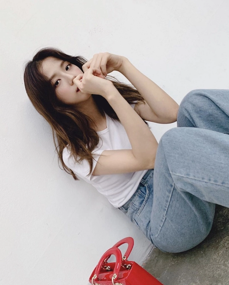 BLACKPINK ジス【 JEANS】Cropped Hawaiian Denim 関/送込 BLACKPINK ジス【TOMMY JEANS】Cropped Hawaiian Denim 関/送込