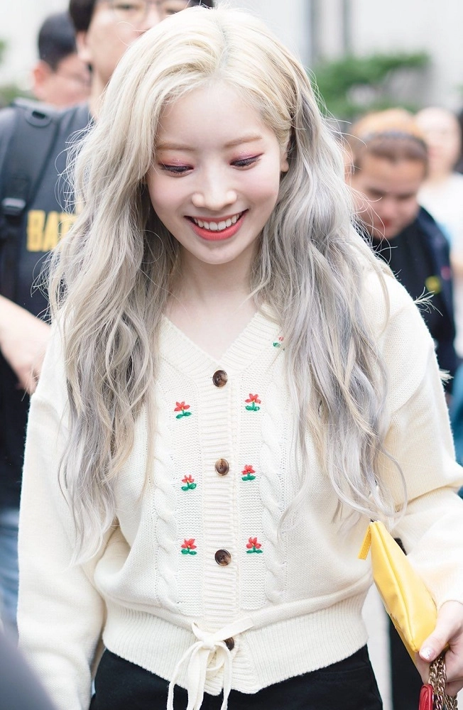 White Flower Embroidered Cardigan | Dahyun - Twice - Fashion