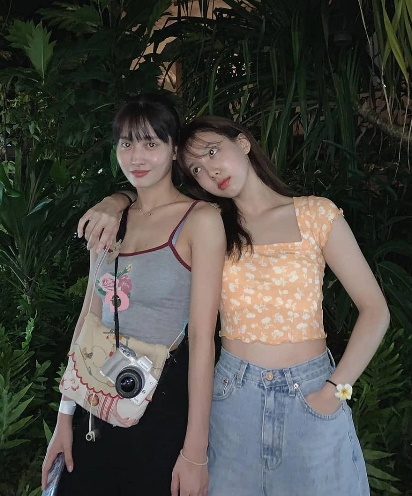 TWICE タンクトップ　MOMO TWICE モモ メッシュタンクトップ