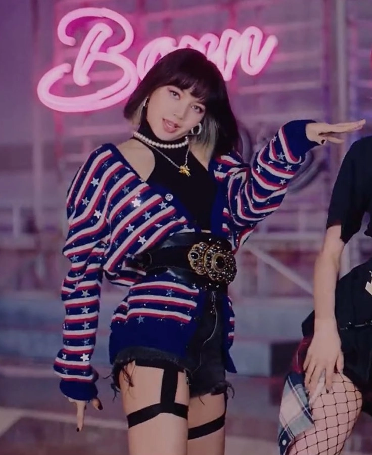 Black Shorts With Thigh Straps | Lisa - BlackPink - Fashion