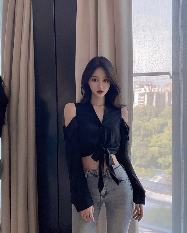 BLACKPINK JISOOジス AMORTAGE CROP TSHIRT JISOO - Crop T-Shirt [AMORTAGE Official MD] - K PLACE