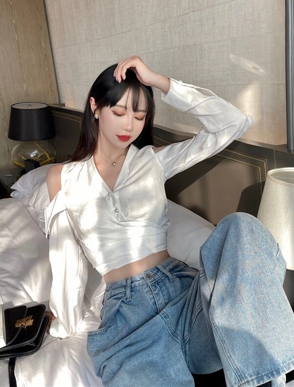 【新品未使用】JISOO [AMORTAGE] CROP T-SHIRT JISOO - Crop T-Shirt [AMORTAGE Official MD] - K PLACE