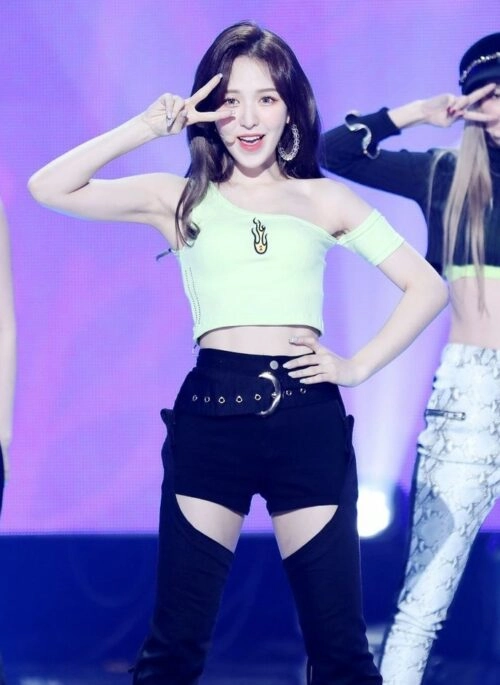 Red Velvet | Wendy - Fashion Chingu