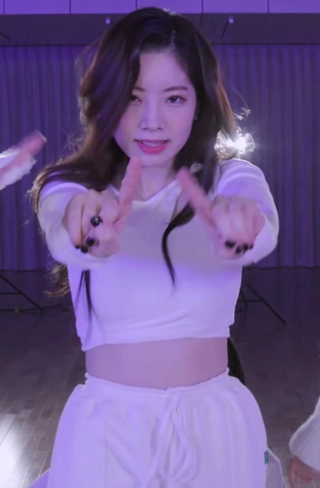 White Cut-Out Long Sleeve Top | Dahyun - Twice - Fashion Chingu