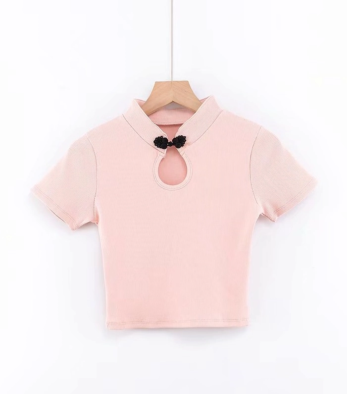 White Cut-Out Neckline Cropped T-Shirt | Jisoo - BlackPink