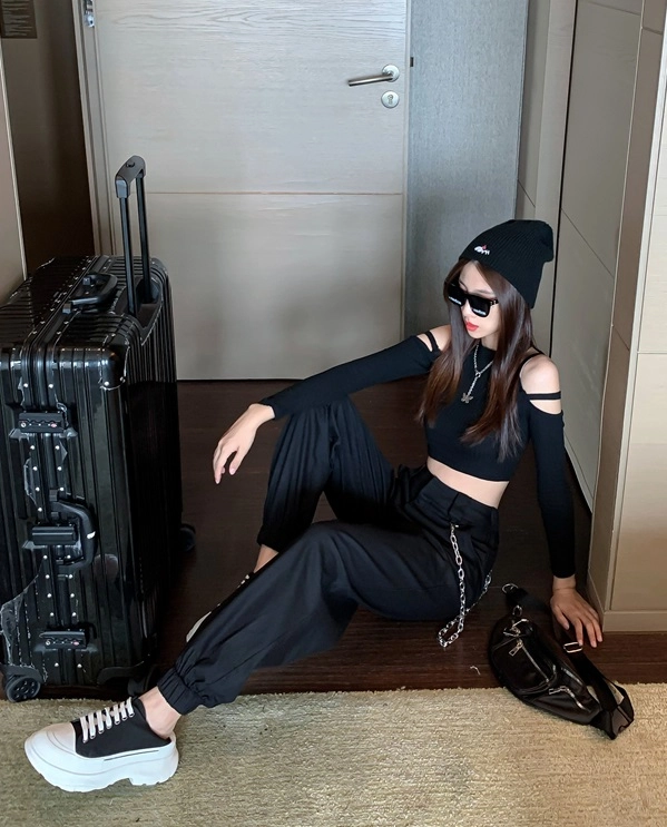 BLACKPINK LISA VIXI TRACK PANTS Lサイズ BLACKPINK LISA VIXI TRACK JACKET M SIZE | eBay